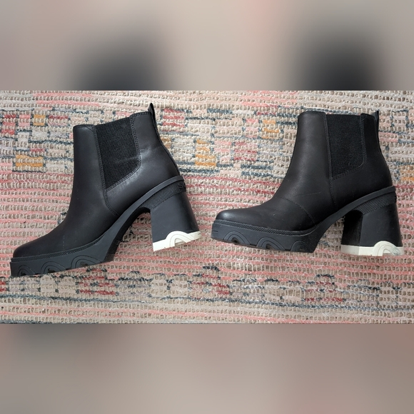 Worn once! Sorel Brex Heel Chelsea in Black, Size 10.5 - Picture 10 of 10